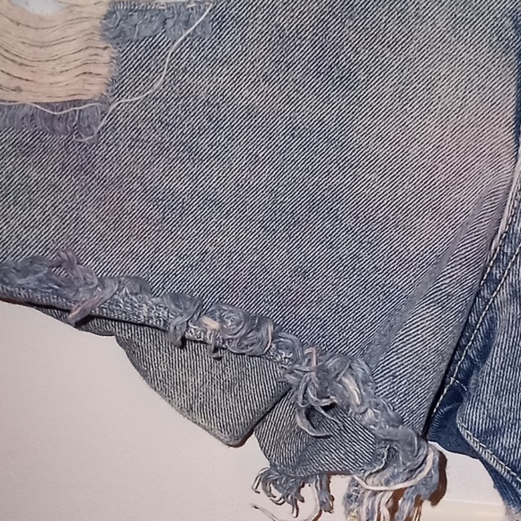 Forever 21 Distressed Jean Daisy Dukes Shorts Size L - Picture 4 of 10